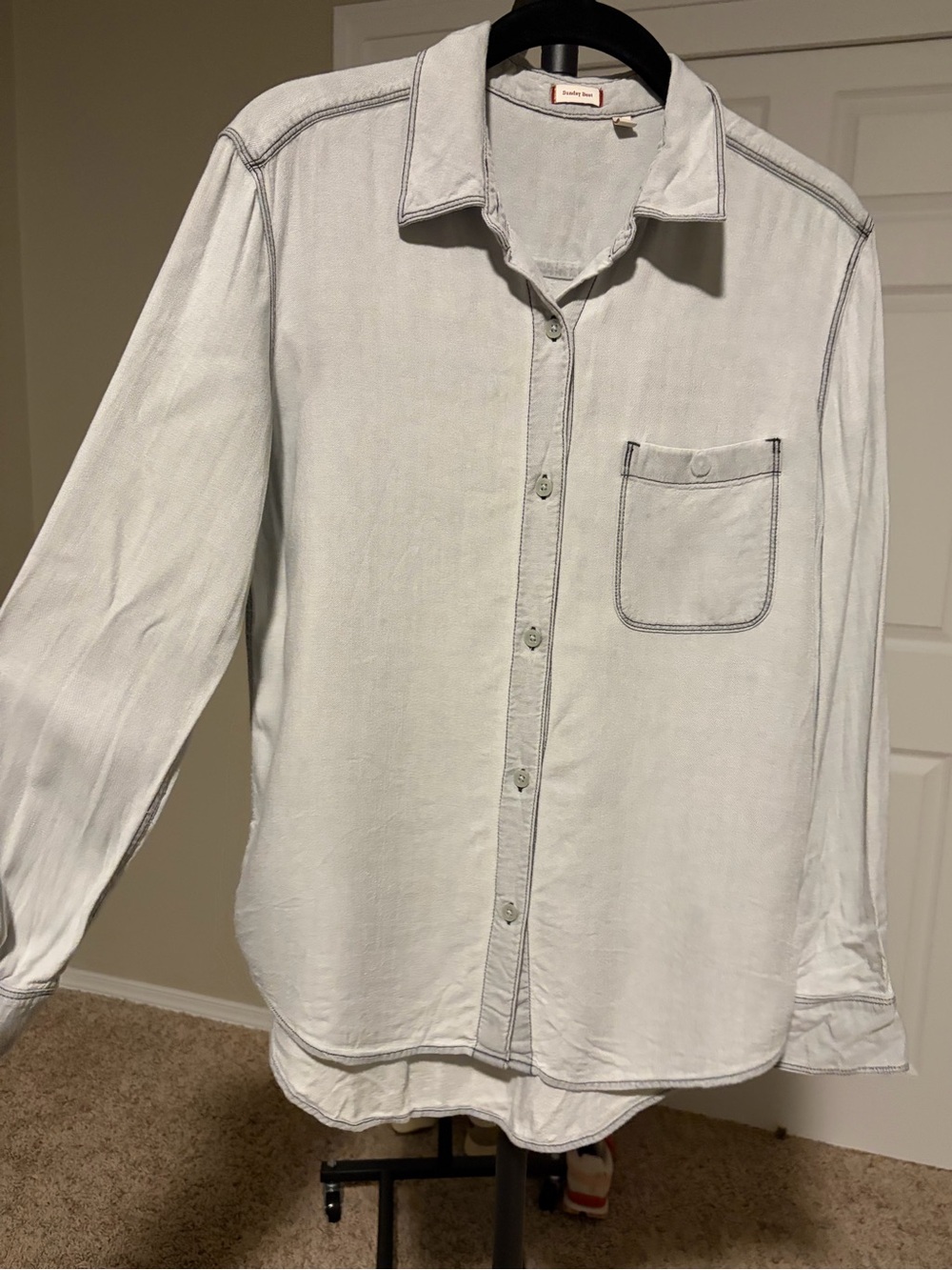 Aritzia Sunday Best Pale Gray Button-Down Shirt with Contrast Stitching